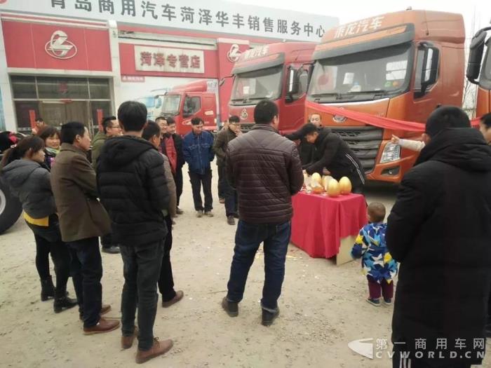 乘龍汽車早開工，祝大家狗年大發(fā)！5.jpg